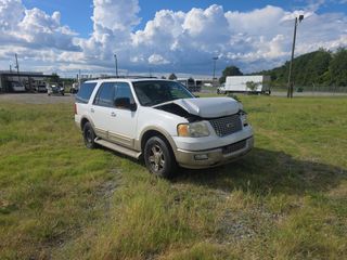 2006 Ford Expedition - Exterior Front Right Corner Image